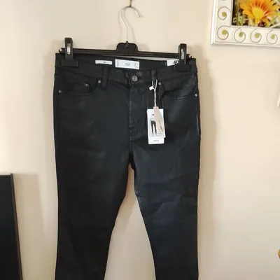 👒 MANGO Taille 40 Jean skinny enduit noir mid waist 👒